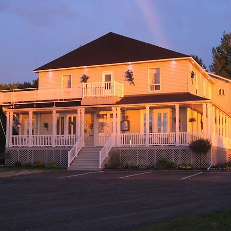Auberge Presbytere Mont Lac-Vert Hébertville Exterior foto